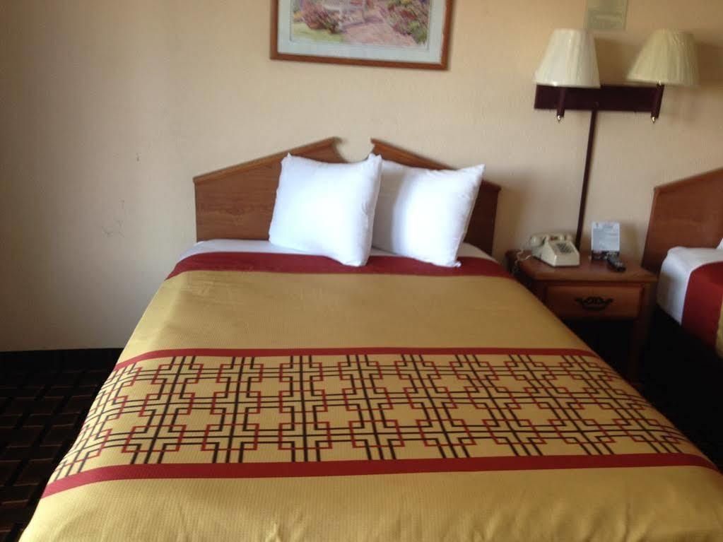 Happy Holiday Motel Myrtle Beach Esterno foto